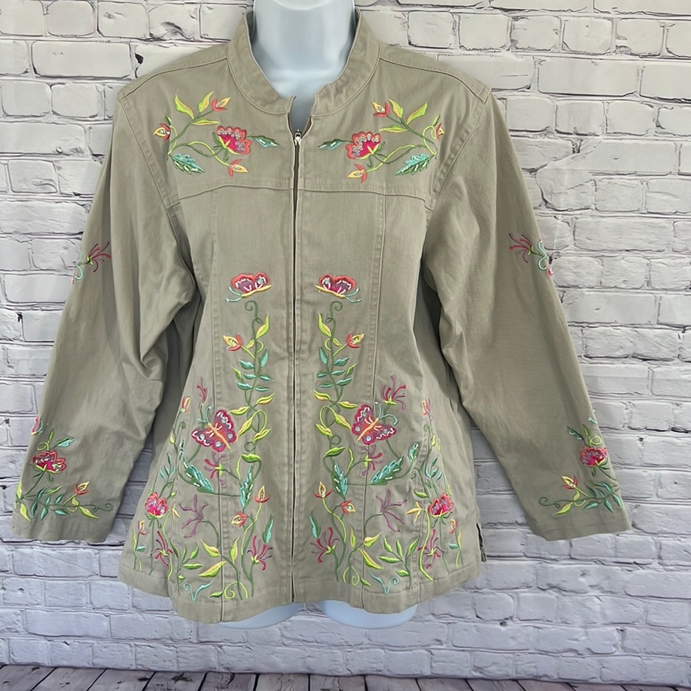 Quacker Factory embroidery zip up jean jacket size large